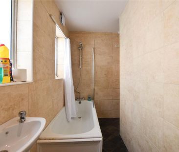 Parking to rent - Photo 3