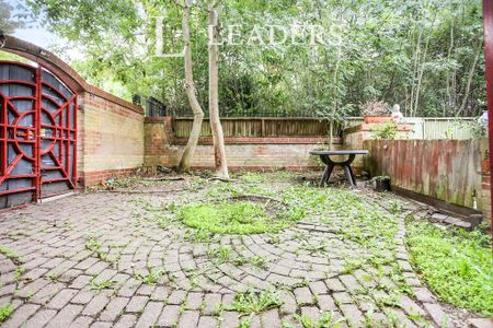 Studio to rent - Photo 4