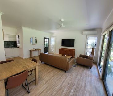 Modern Fully Furnished Cottage in Tranquil Bush Setting - Photo 4