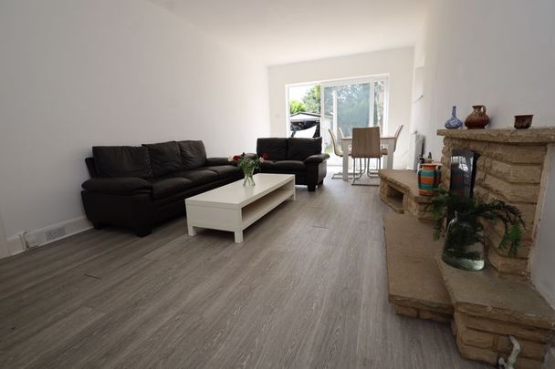 Wallisdown Road, Poole - Photo 1