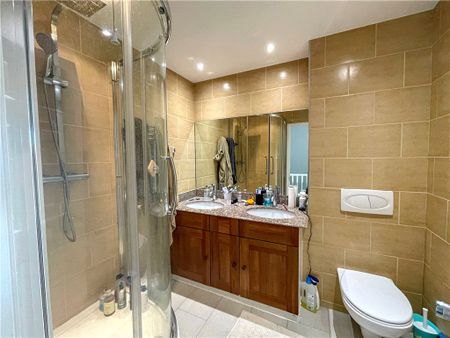 Nightingale Shott, Egham, Surrey, TW20 9SX - Photo 4