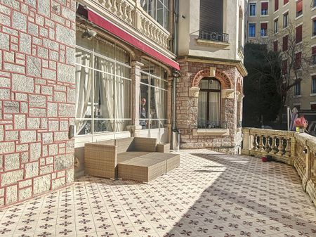 Luxury apartment (partly furnished) with garden. Rare object - Photo 3