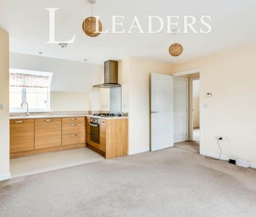 2 bedroom maisonette to rent Curtis Close, Watchfield, Swindon, SN6 - Photo 1