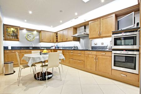 Hawkesley Court, Watford Road - Photo 2