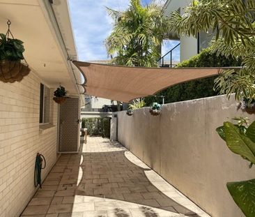 Private duplex in popular Paradise Point - Photo 4