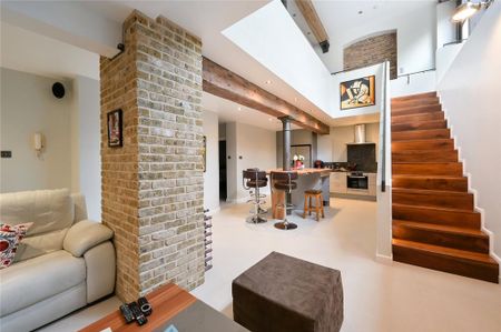 2 bedroom duplex to rent - Photo 2