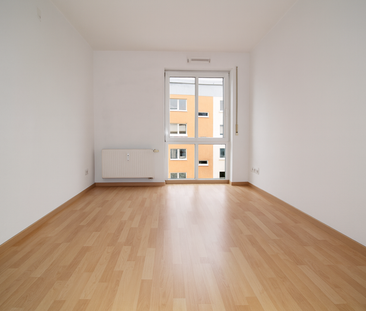 1 Monat mietfrei! Moderne 2‑Zi‑Wohnung mit Balkon & Aufzug · 09130 ... - Foto 1