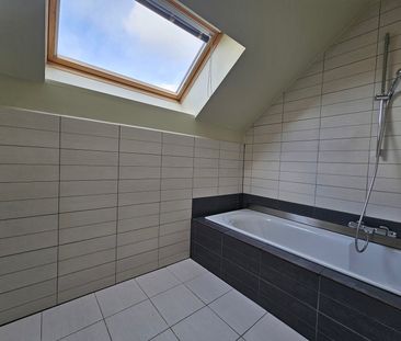 Zeer ruim appartement met 3 slaapkamers en terras - Photo 4