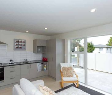 Sunny 3-bedroom townhouse for rent!! - Photo 1