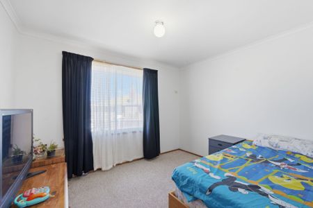 Family Home with Solar & Space - Photo 4