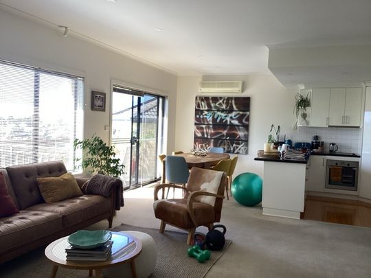 2/9A Shepherd Street Sandy Bay TAS 7005 Australia - Photo 1