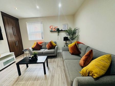 House Share -Lovat Road, PRESTON, Lancashire PR1 6DQ - Photo 2