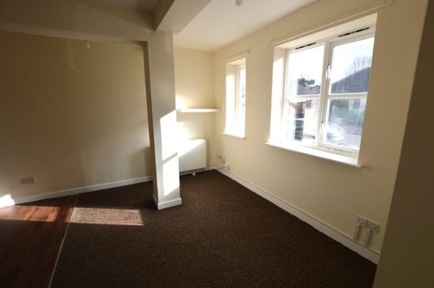 Bradgate Drive, Wigston, Leicestershire - Photo 1