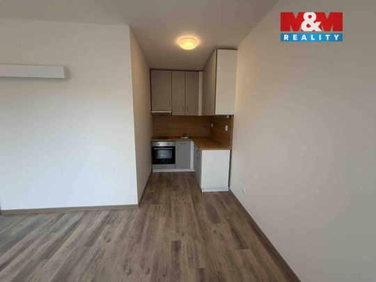 Pronájem bytu 1+kk a garsoniéry 28 m², Langova 1622, Český Brod - Photo 1