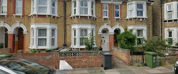4 Bed Semi-Detached House, Medusa Road, SE6 - Photo 1