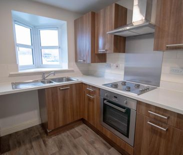 2 bedroom semi-detached house to rent - Photo 3