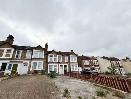 Room in a Shared House, Samuel Street, SE18 - Photo 5