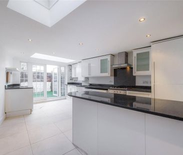 4 bedroom terraced house to rent - Photo 2