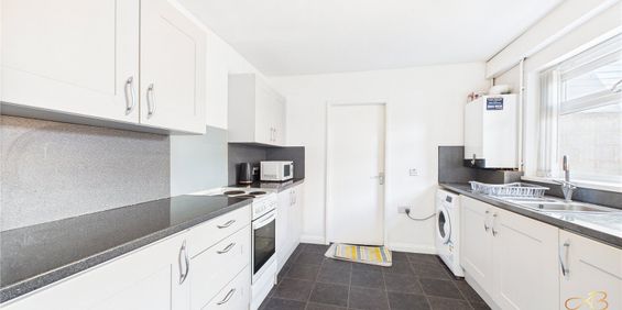 Flat 1, Room 2 - Photo 3