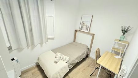 Carrer de Joan Mercader, Valencia, Valencian Community 46011 - Photo 3