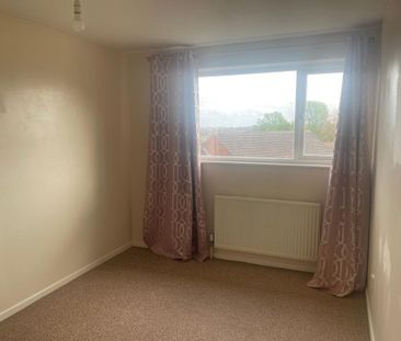 3 bedroom end of terrace house to rent - Photo 3