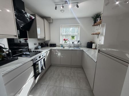 2 bedroom flat to rent - Photo 4