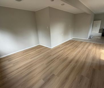 Studio Style Living! - Photo 6