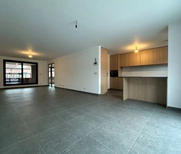 Prachtig, volledig gerenoveerd duplex appartement met 3 slaapkamers - Photo 6