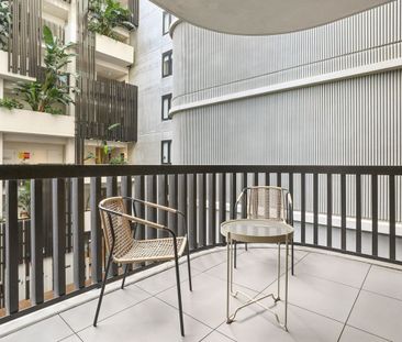 Stunning Waterfall Apartment - Photo 5