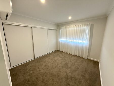 BRAND NEW 2 BEDROOM TOWNHOUSE - Photo 4