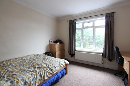 6 bedroom semi-detached house to rent - Photo 3