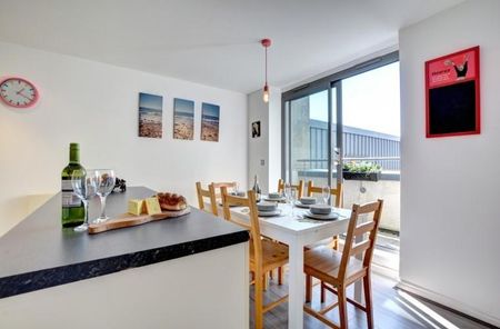 3 bedroom apartment to rent - Photo 5