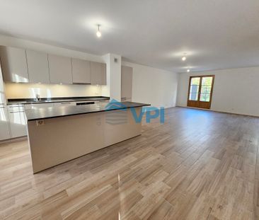 Superbe villa mitoyenne 6 pièces avec terrasse et jardin privatifs à B - Photo 4