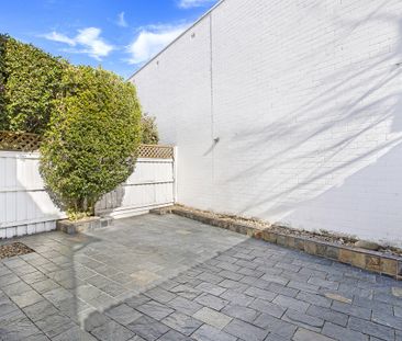 2/8A Gillies Street, Wollstonecraft NSW 2065 - Townhouse For Rent |... - Photo 3