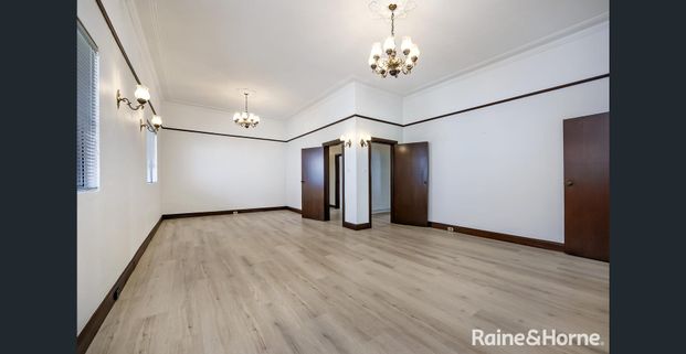 Immaculately Renovated 4 Bedroom House - Photo 1