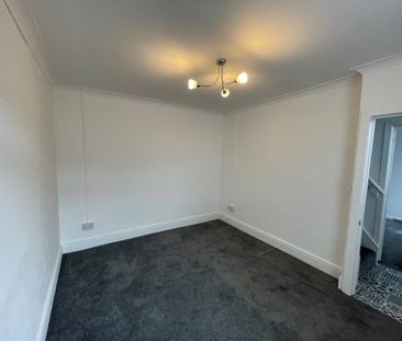 Glynllwchwr Road, Swansea, SA4 - Photo 1