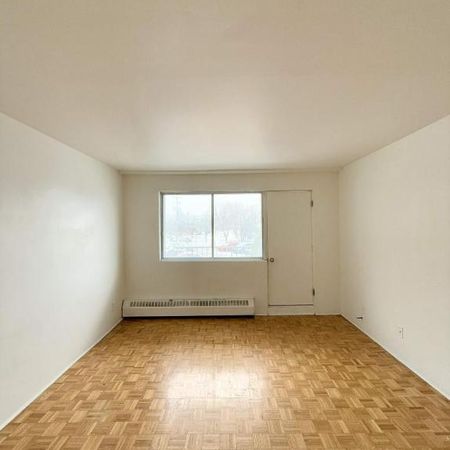 1 CH - 1 SDB - Laval - $1,200 /mo - Photo 4