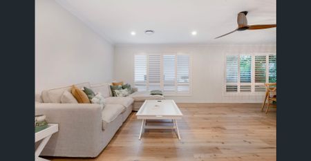 RUNAWAY BAY - POOL - 4 BEDROOM - Photo 4