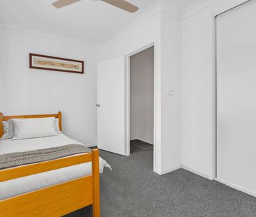 TIDY TOWNHOUSE IN THE HEART OF STRATFORD - Photo 5