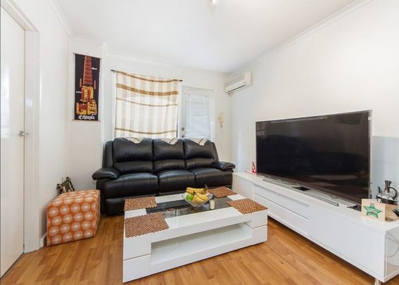 Cozy & Convenient Living in Maidstone - Photo 1