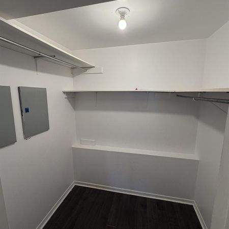 Saint-Constant – Appartement 4 1/2 à louer – Demi sous-sol – Calme et paisible – Accès terrain et accès terrasse - Photo 3