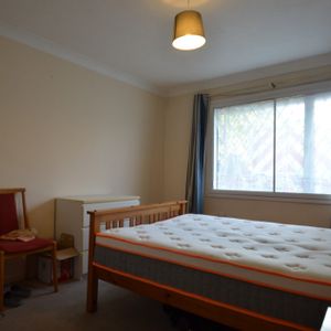 4 bedroom Detached bungalow to rent - Photo 2