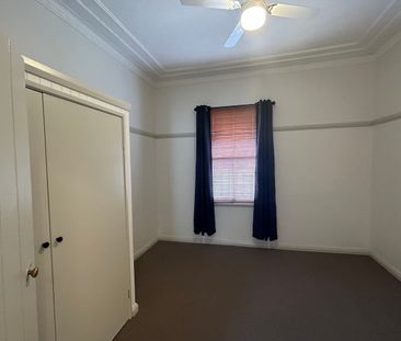 Full of Charm - Photo 2