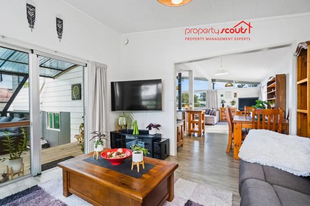 Fantastic family home in leafy Parihaka - Photo 1