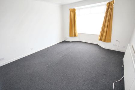Bradshawe Waye, Uxbridge, UB8 - Photo 2