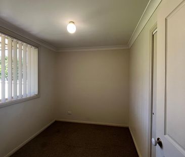Modern Three Bedroom Home in Morisset - Photo 6