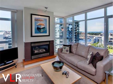 Condo in Downtown Vancouver, BC - Photo 2