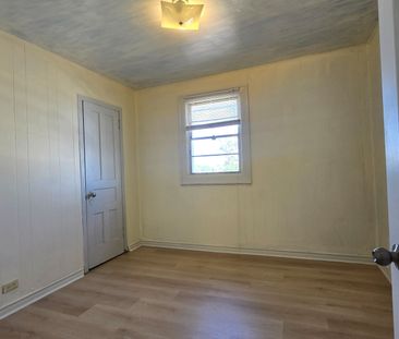 For Lease - 4425 Hiram Street, Niagara Falls, Ontario - Photo 5