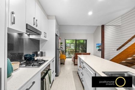 Modern 3-Level Townhouse in Boutique Complex - Photo 2