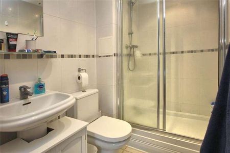 Woking, Surrey, GU21 - Photo 3